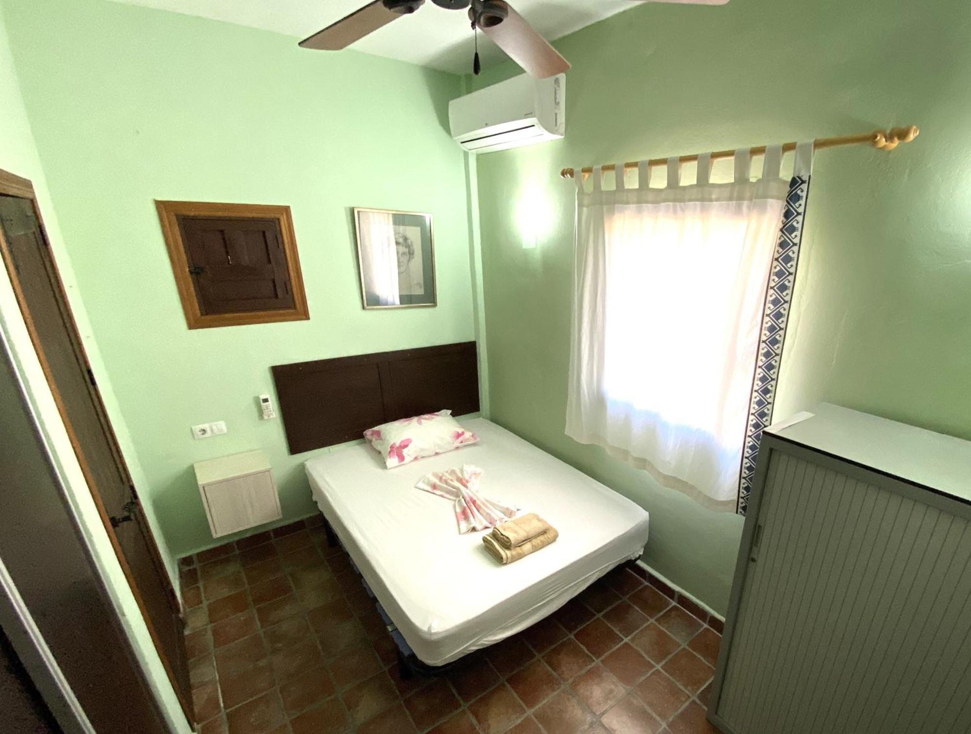 Castle Tower Ground Floor Apartment In Rural Holiday Park 'Cezanne' Tolox Eksteriør bilde